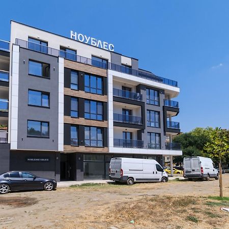 Modern 1-Bedroom Apartment With Free Parking بلوفديف المظهر الخارجي الصورة