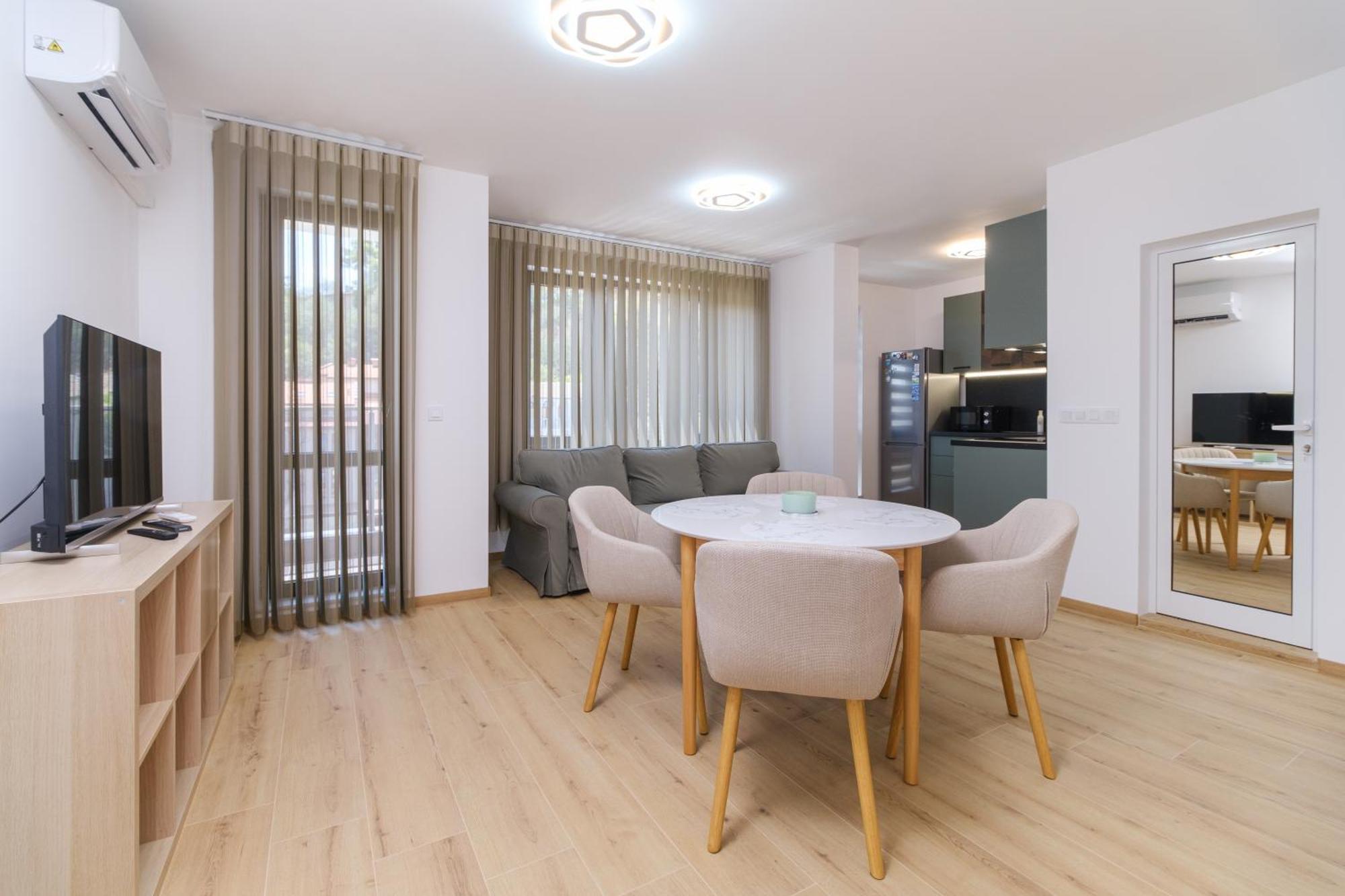Modern 1-Bedroom Apartment With Free Parking بلوفديف المظهر الخارجي الصورة