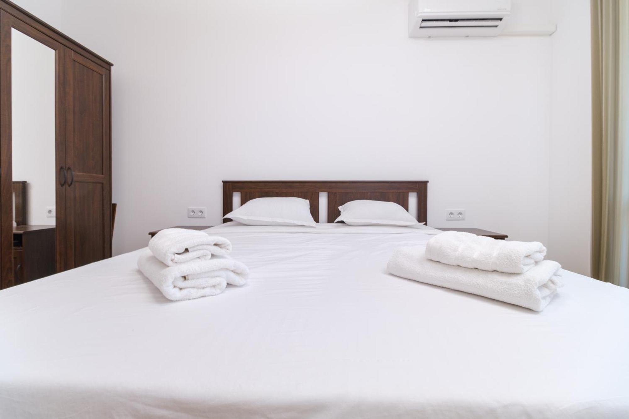 Modern 1-Bedroom Apartment With Free Parking بلوفديف المظهر الخارجي الصورة
