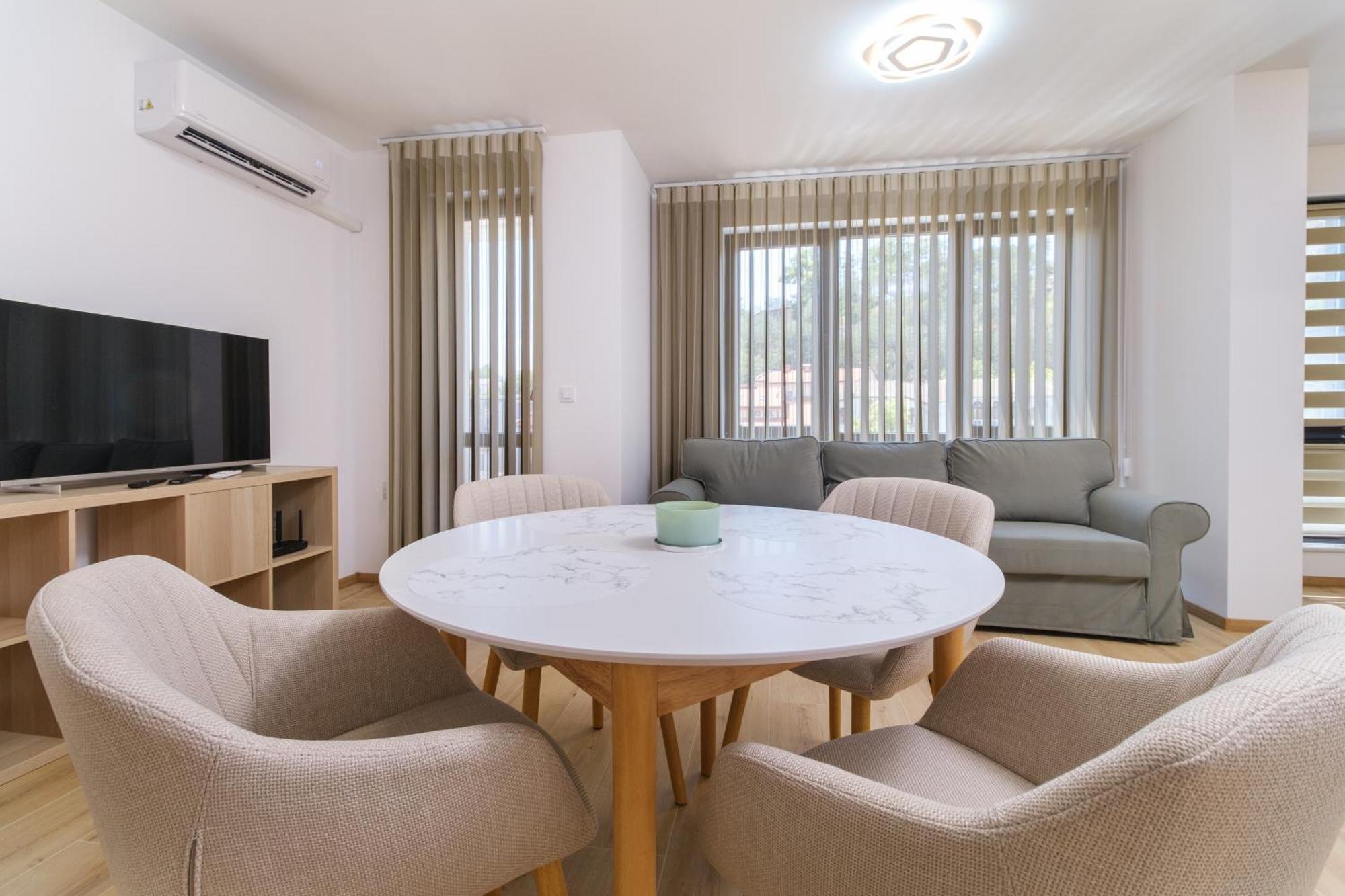 Modern 1-Bedroom Apartment With Free Parking بلوفديف المظهر الخارجي الصورة