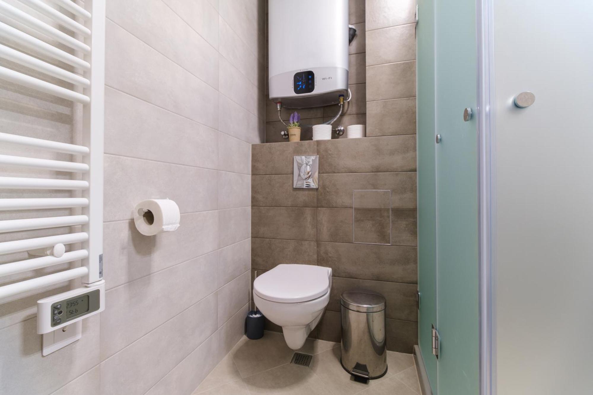 Modern 1-Bedroom Apartment With Free Parking بلوفديف المظهر الخارجي الصورة