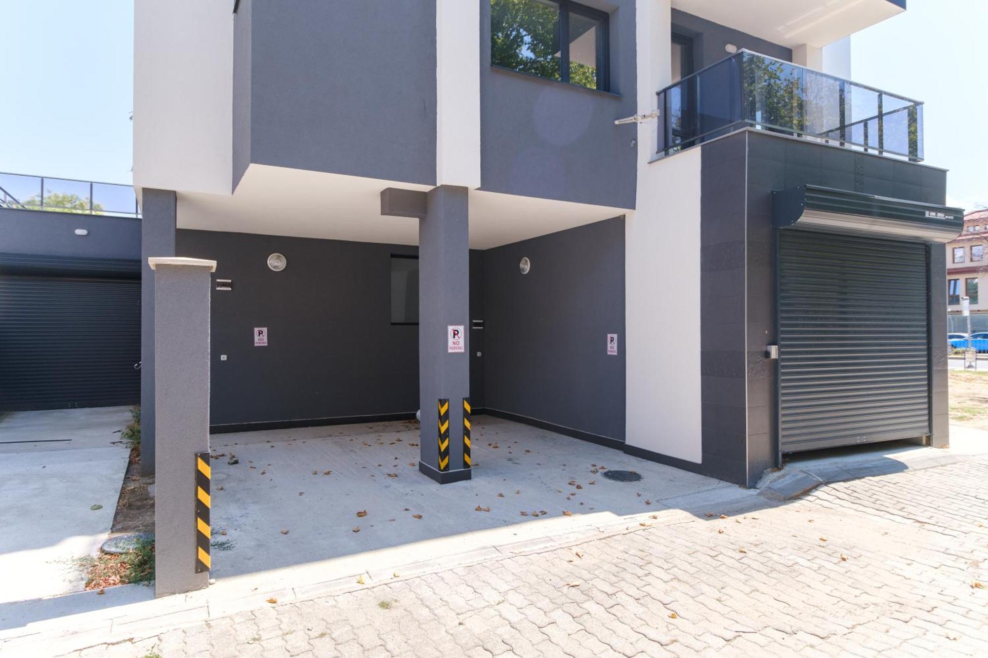 Modern 1-Bedroom Apartment With Free Parking بلوفديف المظهر الخارجي الصورة