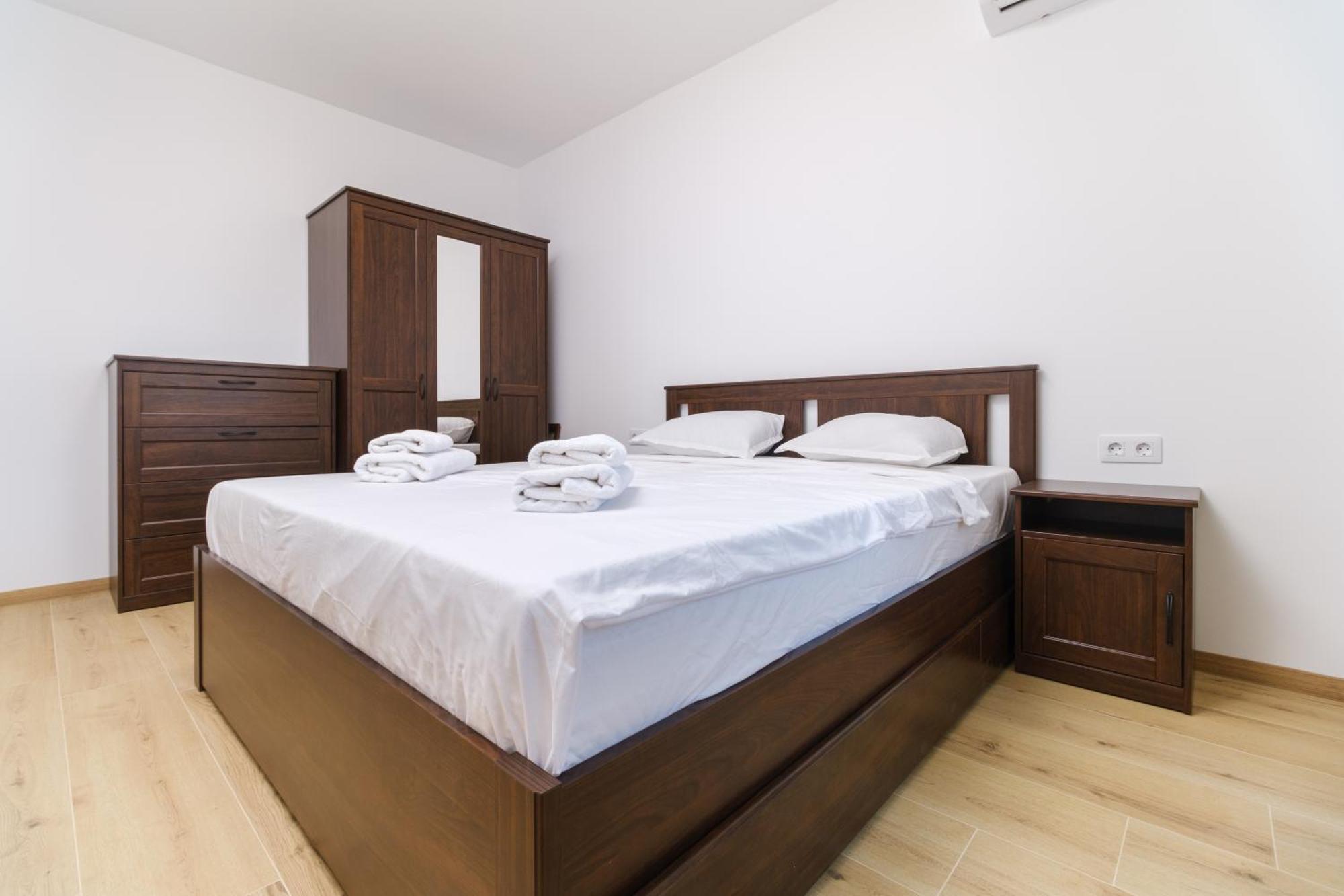 Modern 1-Bedroom Apartment With Free Parking بلوفديف المظهر الخارجي الصورة